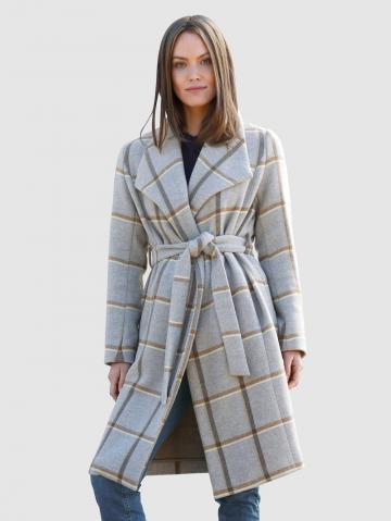 Короткое пальто