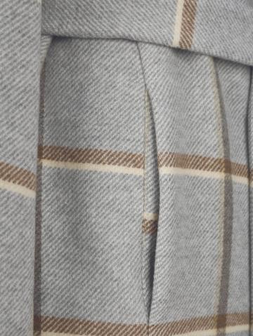 Короткое пальто