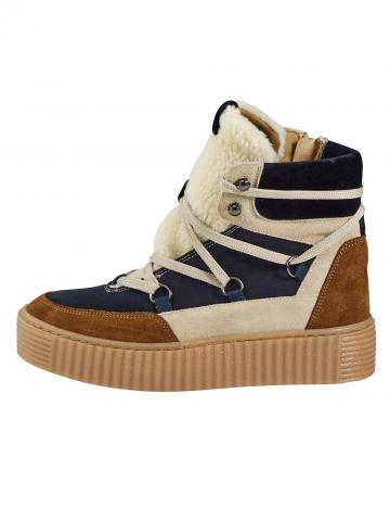 Сапожки на шнуровке