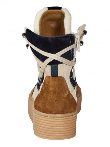 Сапожки на шнуровке