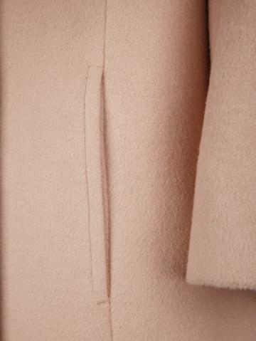 Короткое пальто