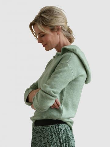 Вязаный пуловер