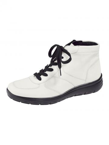 Сапожки на шнуровке