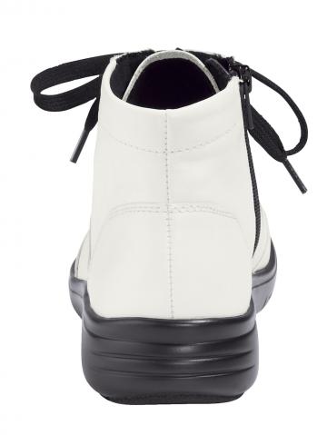 Сапожки на шнуровке