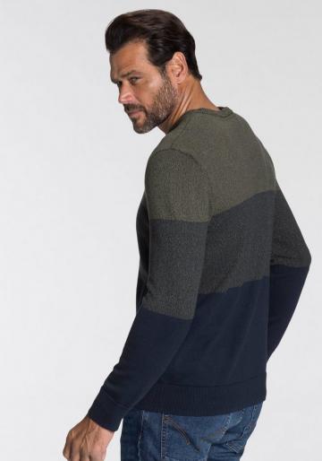 Вязаный пуловер