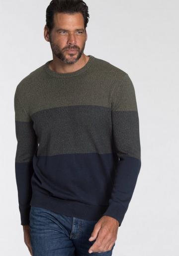 Вязаный пуловер