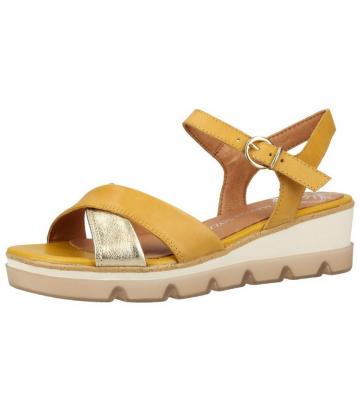 Босоножки на танкетке 