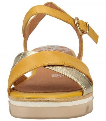 Босоножки на танкетке 