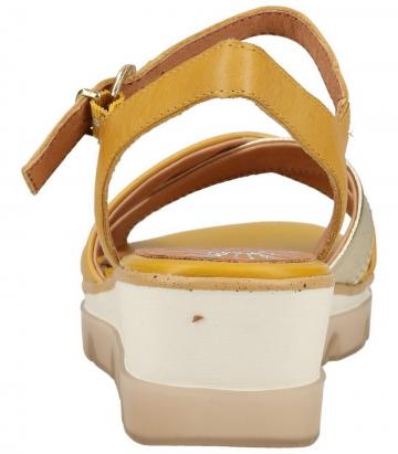 Босоножки на танкетке 