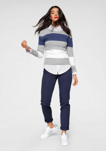 Вязаный пуловер