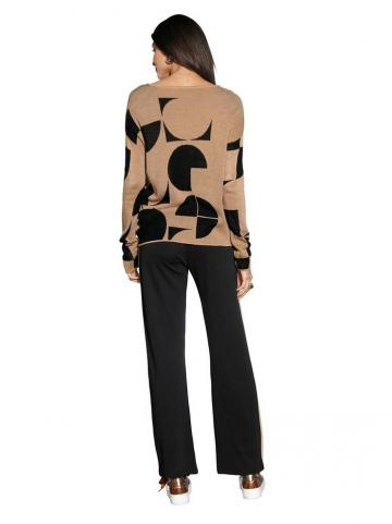 Вязаный пуловер