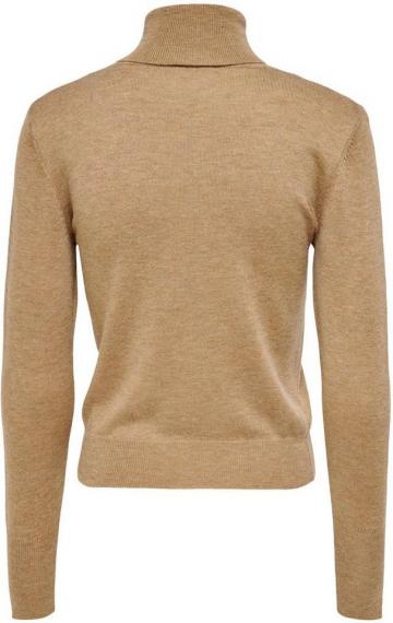 Пуловер с высоким воротником 