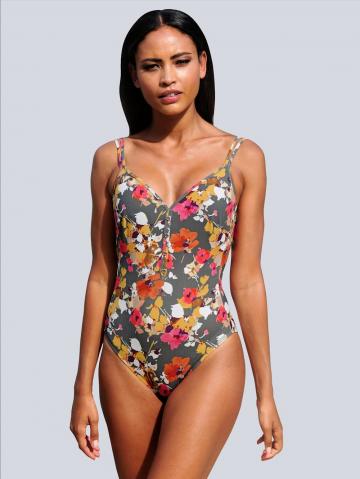 Слитный купальник