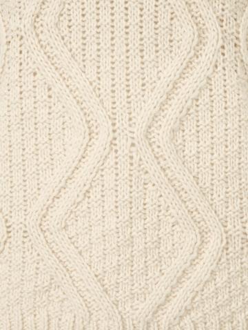 Вязаный пуловер