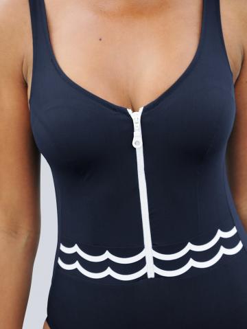 Слитный купальник