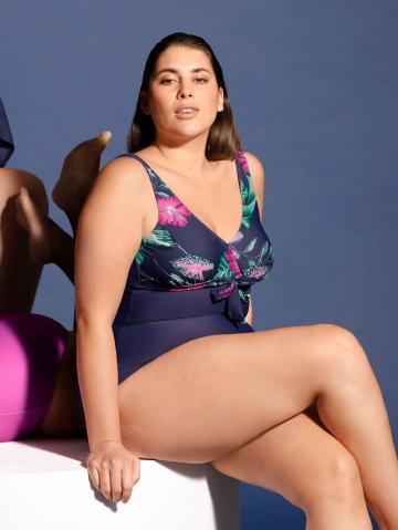 Слитный купальник