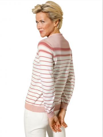 Вязаный пуловер