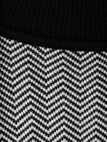 Вязаный пуловер