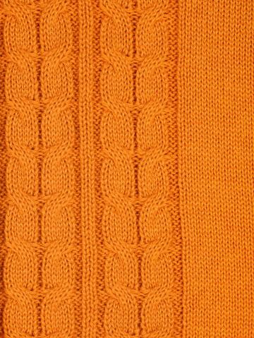 Вязаный пуловер