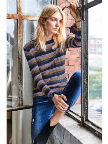 Вязаный пуловер