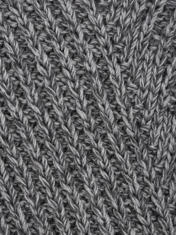 Вязаный пуловер