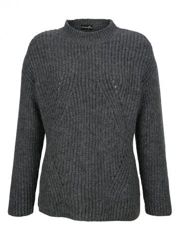 Вязаный пуловер