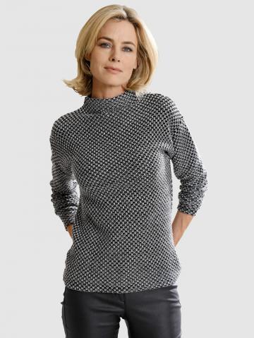 Вязаный пуловер