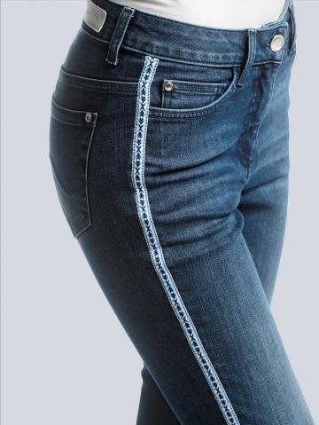 Короткие джинсы