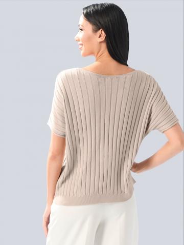 Пуловер с круглым вырезом