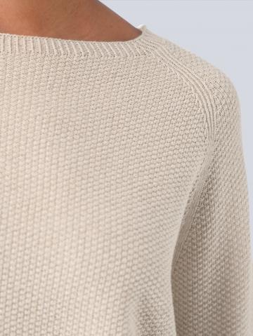 Пуловер с круглым вырезом