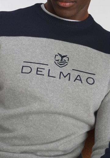 Вязаный пуловер