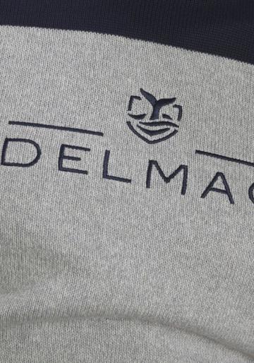 Вязаный пуловер