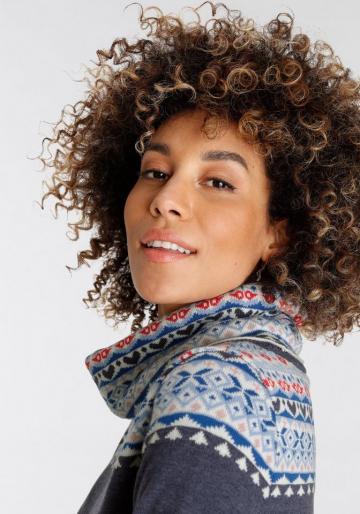 Вязаный пуловер