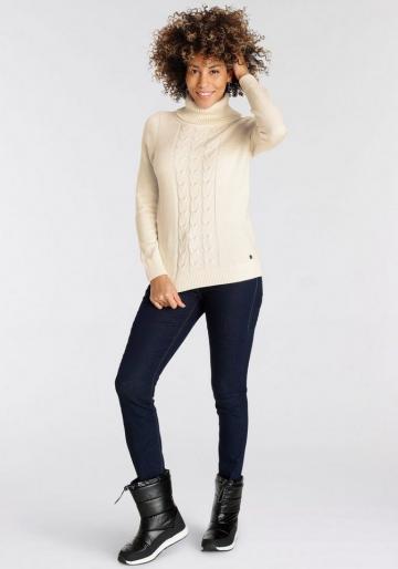 Вязаный пуловер