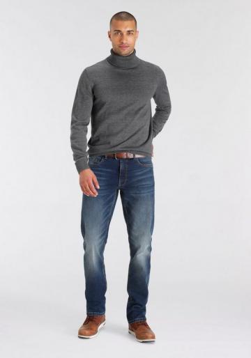 Вязаный пуловер