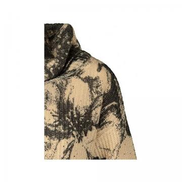 Вязаный пуловер