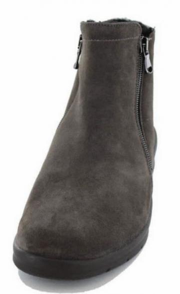 Сапожки на танкетке