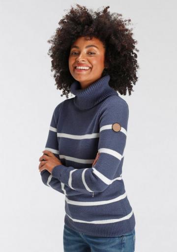 Вязаный пуловер