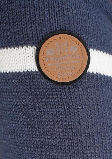 Вязаный пуловер