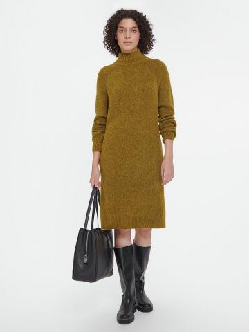 Вязаное платье