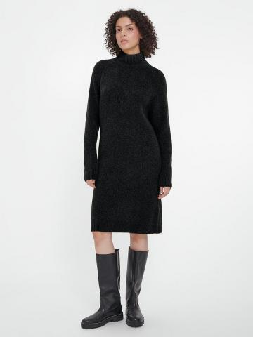 Вязаное платье