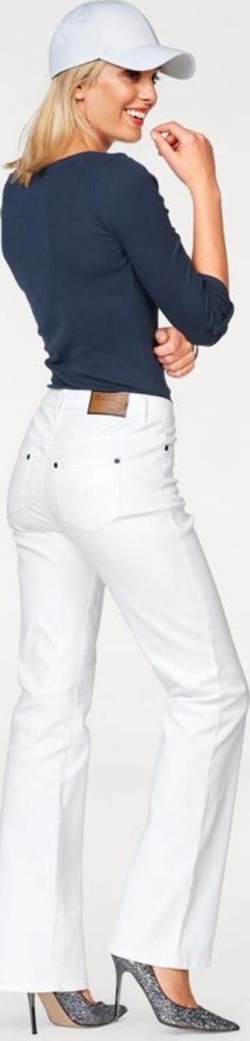 Клешеные джинсы 