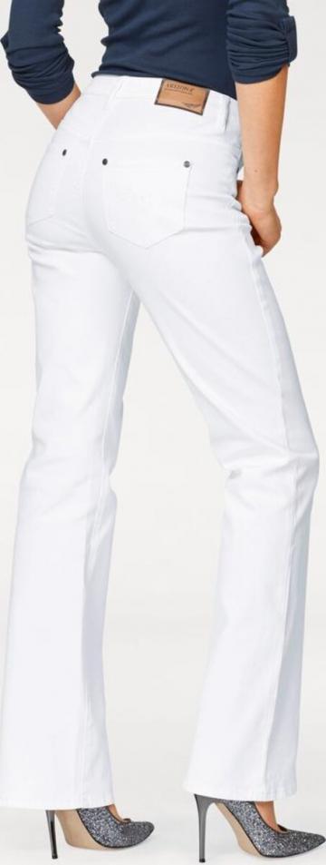 Клешеные джинсы 