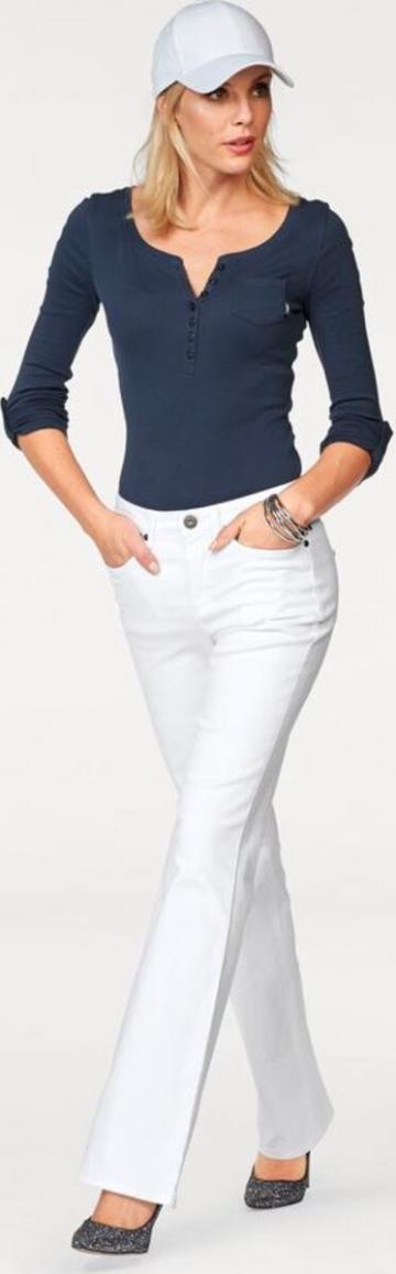 Клешеные джинсы 