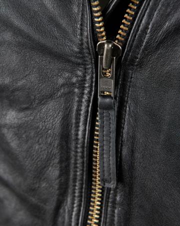 Кожаная куртка 