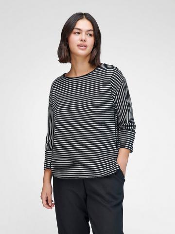 Кофта с круглым вырезом