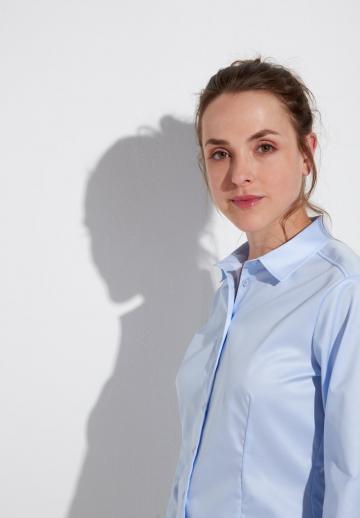 Атласная блузка