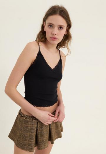 Топ на бретельках