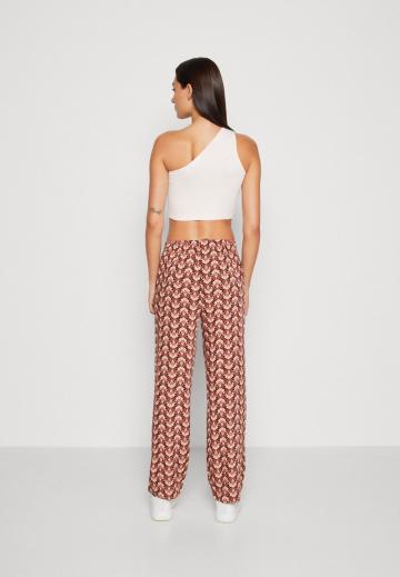 Топ без бретелек