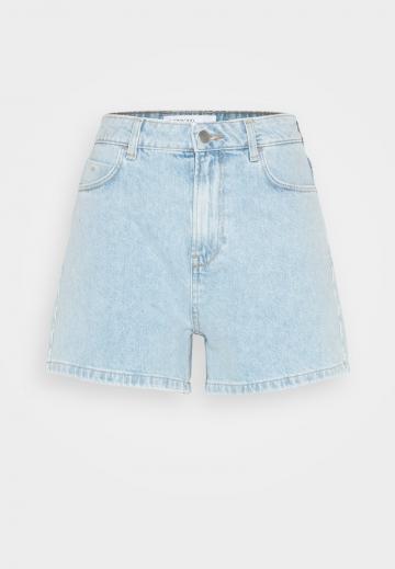 Джинсовые шорты